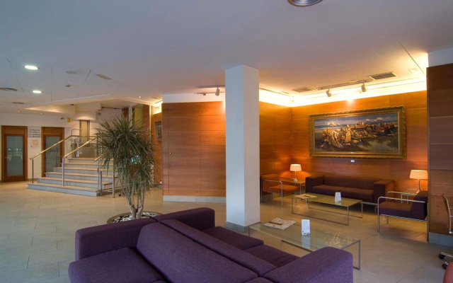Hotel Port Feria Valencia - Image 2