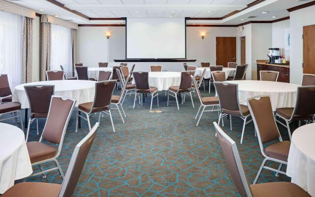Hampton Inn & Suites Dallas-Arlington-South