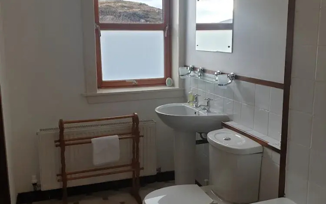 Loch Erisort Hotel