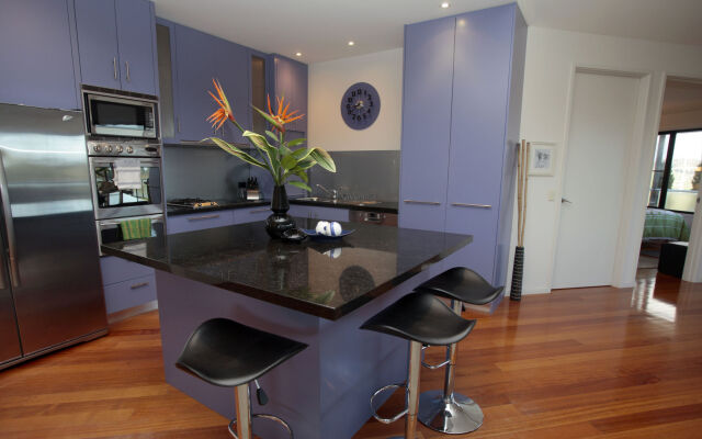 Hilltop Apartments Phillip Island - Adults Only