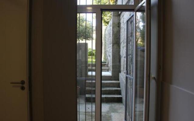 Practical and Comfortable Apartment with Garden