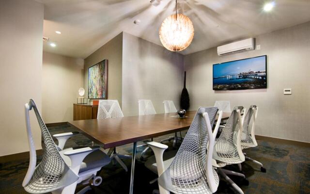 Global Luxury Suites East Boston