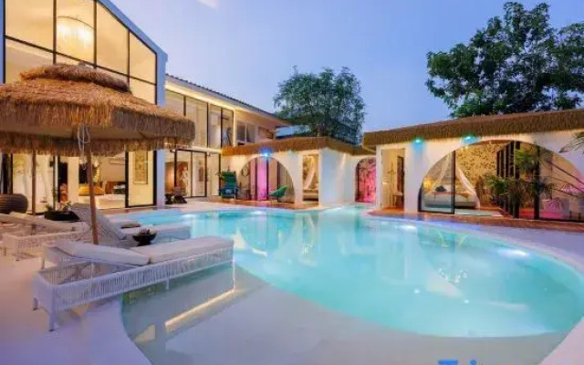 "FIRA Villa" Unique Water-themed Bedrooms in Sukhumvit, Bangkok