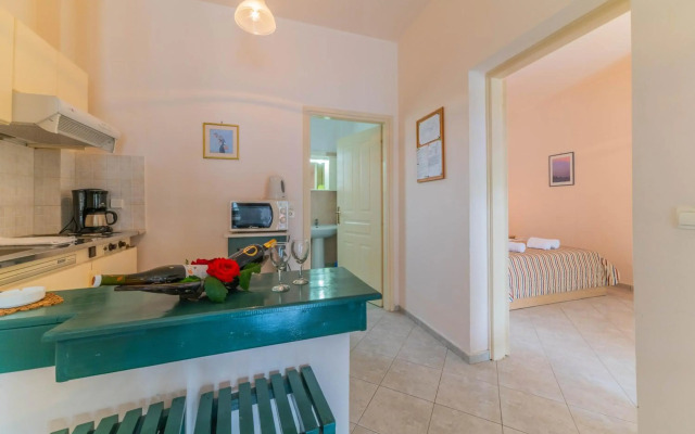 Kastro Studios Apartments