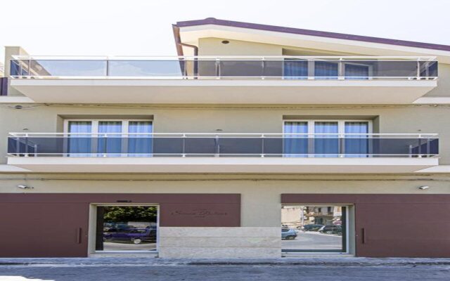 Charme Simon Bolivar