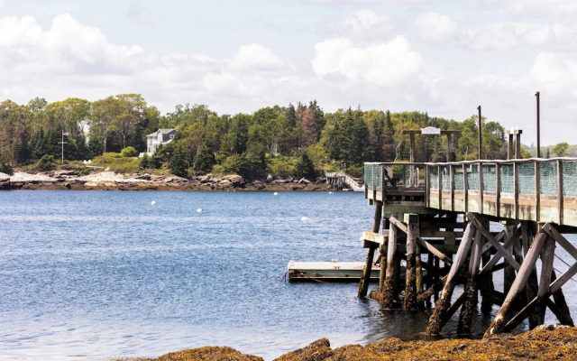 Bluebird Ocean Point Inn