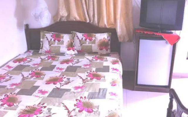 Khách sạn Quỳnh Anh