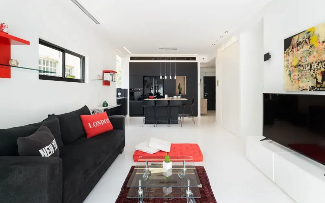 New Design & Sunny Balcony in TLV Center