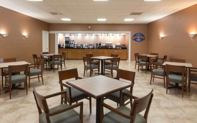 Baymont Inn and Suites Salem Roanoke Area