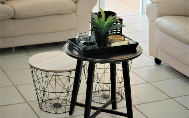 COSea Living: Seaside 2 Bedroom Flat Kings Palace 209
