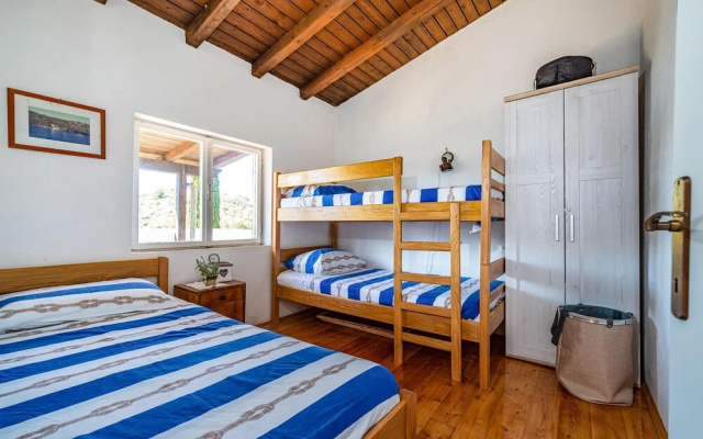Nice Home in Sali With 2 Bedrooms and Wifi