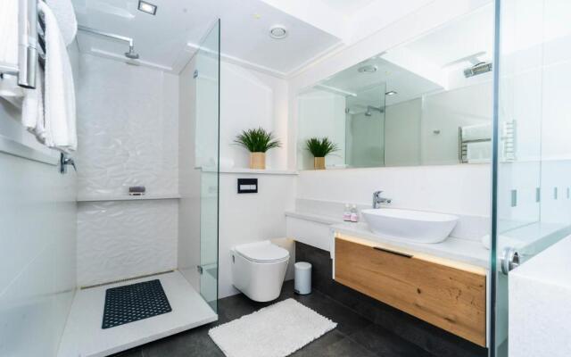Bayview 203