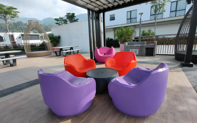 Pool View Casa Suite @ Midhill Genting Highlands (5pax)