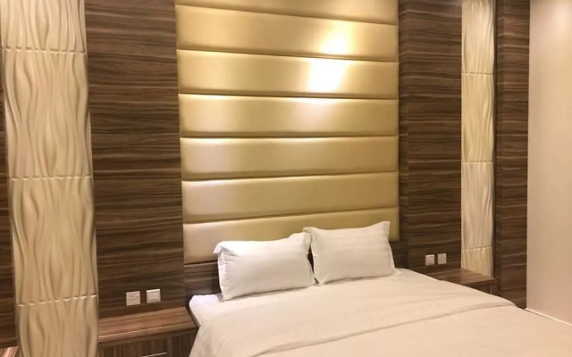 Almakan hotel 108