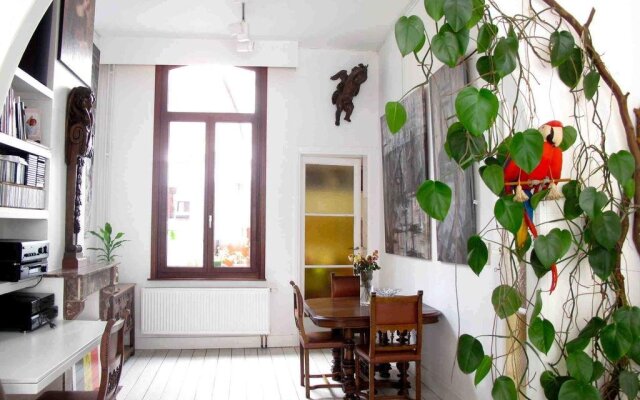Corner Art Studio
