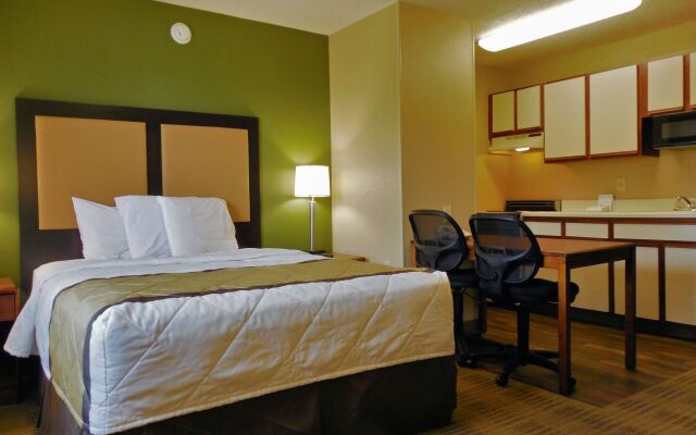 Extended Stay America Select Suites Rockford State Street