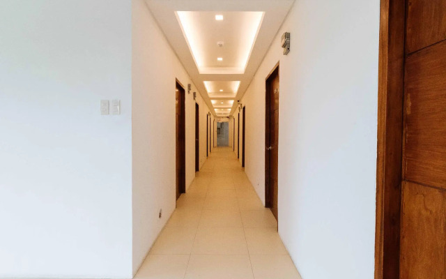 RedDoorz Plus near Commonwealth Regalado