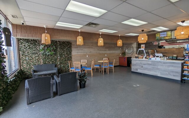 Riverside Motel & Suites