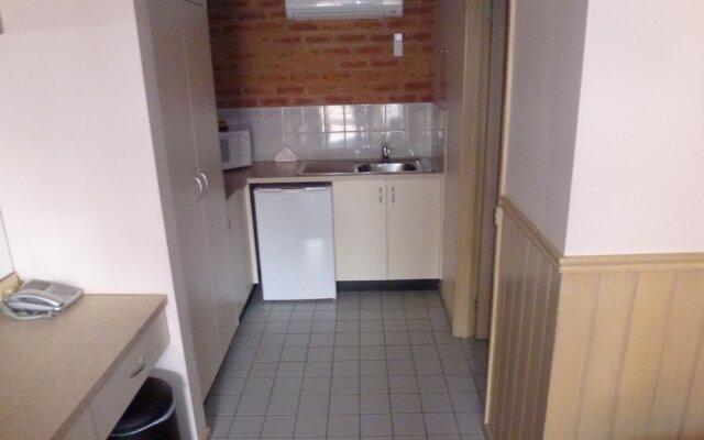 BEST WESTERN Colonial Motor Inn