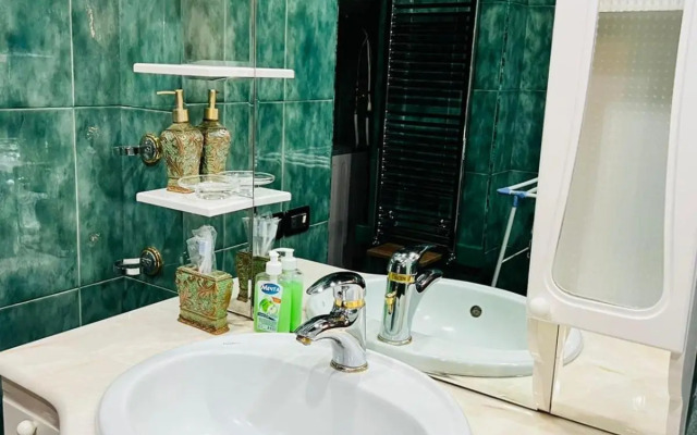 SPACIOUS Apt in Yerevan with JACUZZI Near Opera