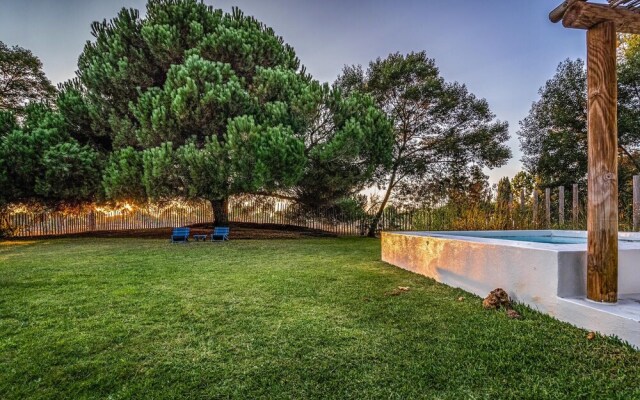 Beautiful Home in Grândola With Wifi and 4 Bedrooms