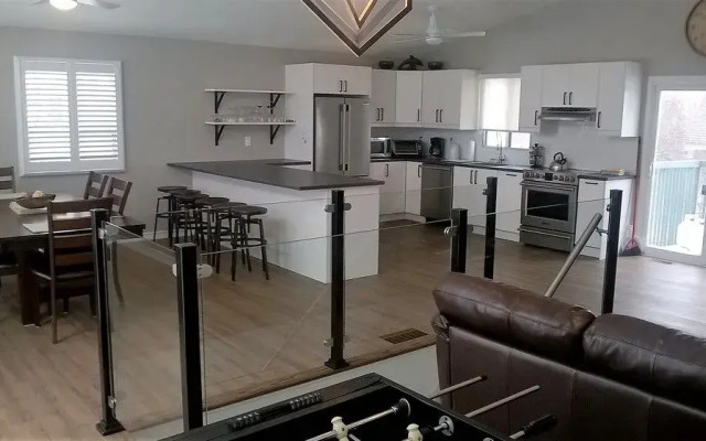 6 Bed Blue Mountain Rental with Hot Tub