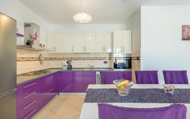 Beautiful Home in Fazana With Wifi and 5 Bedrooms