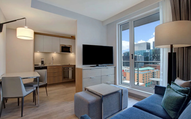 Homewood Suites by Hilton Montreal Downtown, QC