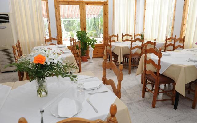 Petit Village Hotel