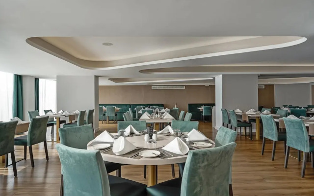 Apartamentos Montechoro Clube 99