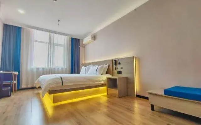 Eaka 365 Hotel Chain (Shijiazhuang People's Hospital Air Garden Store)