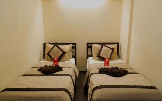 OYO 89979 Diamond Hotel