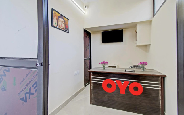 OYO Flagship 70066 Hotel Green Apple