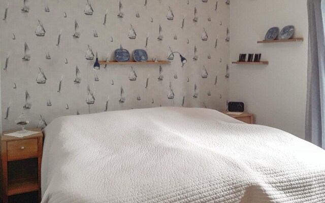 Stunning Home in Hamburgsund With 3 Bedrooms and Wifi