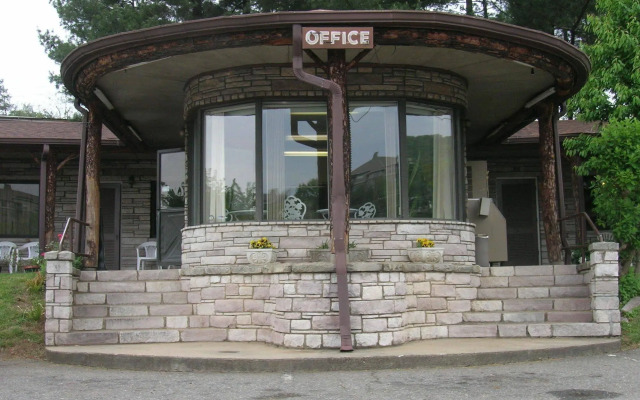 The Mountaineer Inn