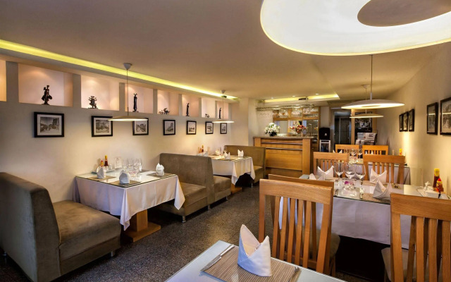 Hanoi Golden Moment Hotel