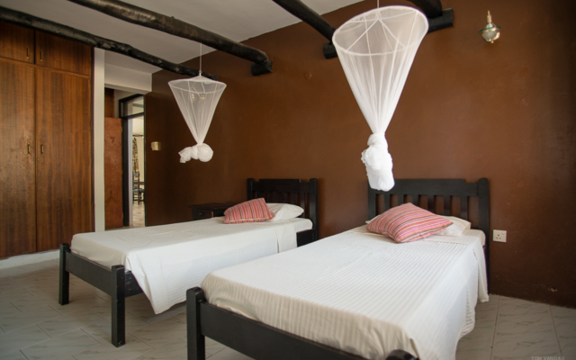 Bahari Dhow Beach Villas