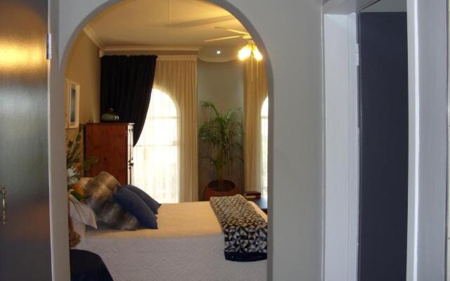 Little Umhlanga. Sunflower suite.