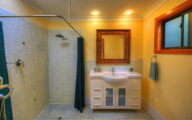 Maleny Tropical Retreat Balinese B&B