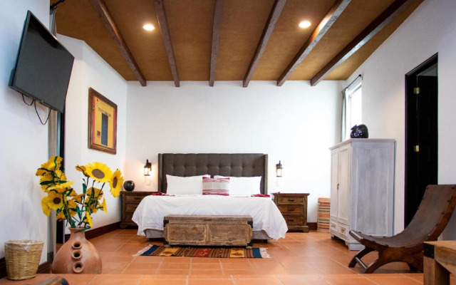 Casa de Adobe Gallery & Luxury Boutique