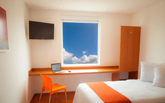 One Monclova Hotel