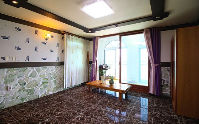 Tongyeong Pado Sori Pension