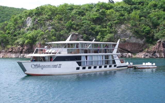 Shayamanzi Houseboats