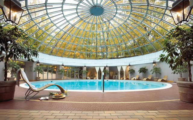 Toronto Don Valley Hotel and Suites