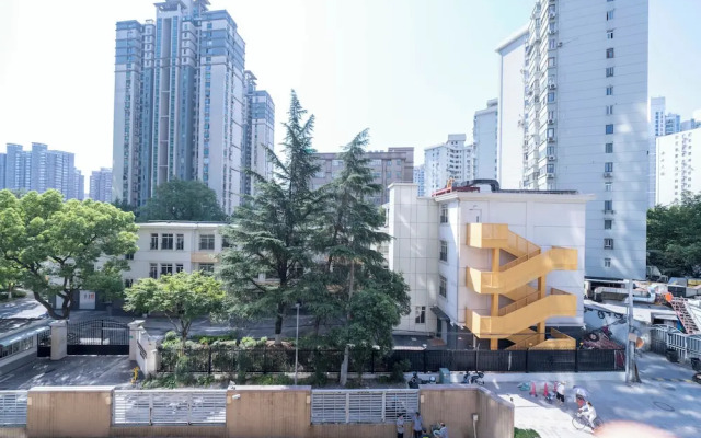 Tyms Luxury 2BR 1BA Apt Xujiahui Shops