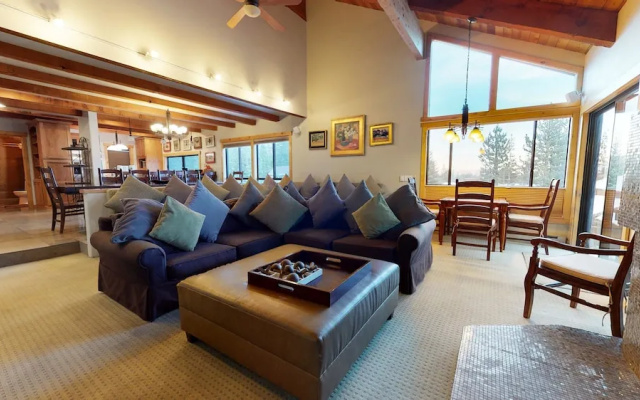 Val DIsere 10 5-Star Luxury with Game room and Gorgeous Mountain Views, Walk to The Village. by RedAwning