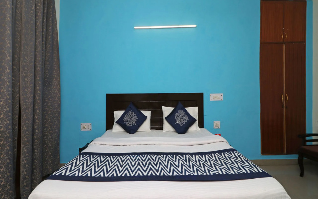 OYO 10662 Hotel Town Noida