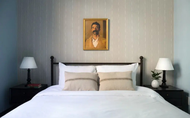 Stunning Back Bay Suites by Sonder