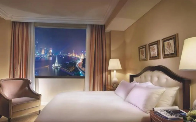 Broadway Mansions Hotel - On the Bund