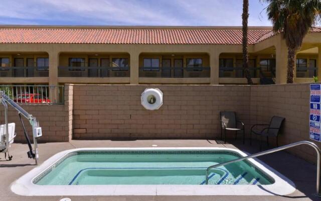 Quality Inn & Suites Indio I-10